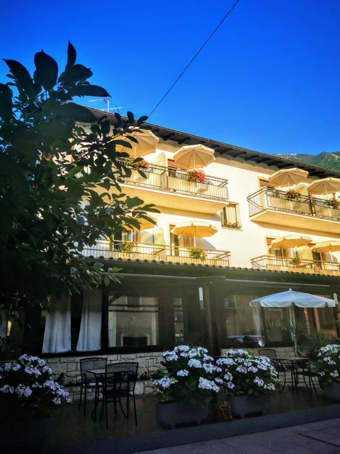 Albergo Al Pescatore Brenzone sul Garda Kültér fotó