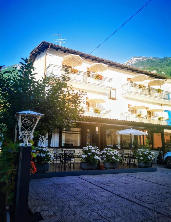 Albergo Al Pescatore Brenzone sul Garda Kültér fotó