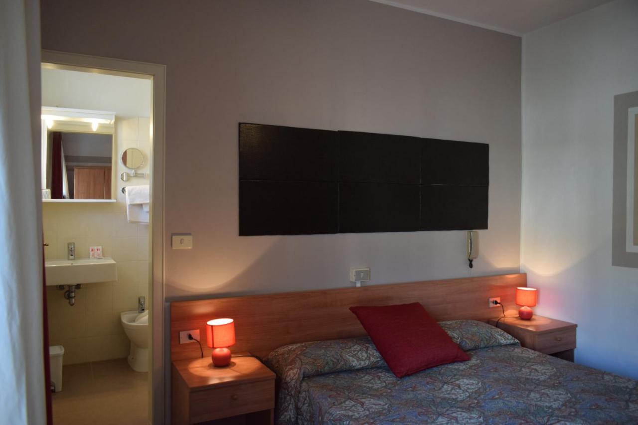 Albergo Al Pescatore Brenzone sul Garda Kültér fotó