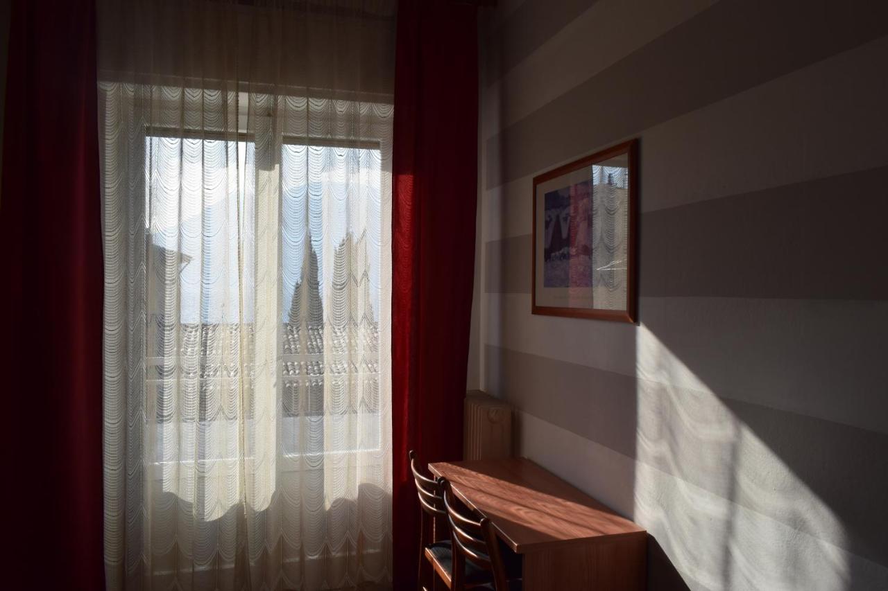 Albergo Al Pescatore Brenzone sul Garda Kültér fotó