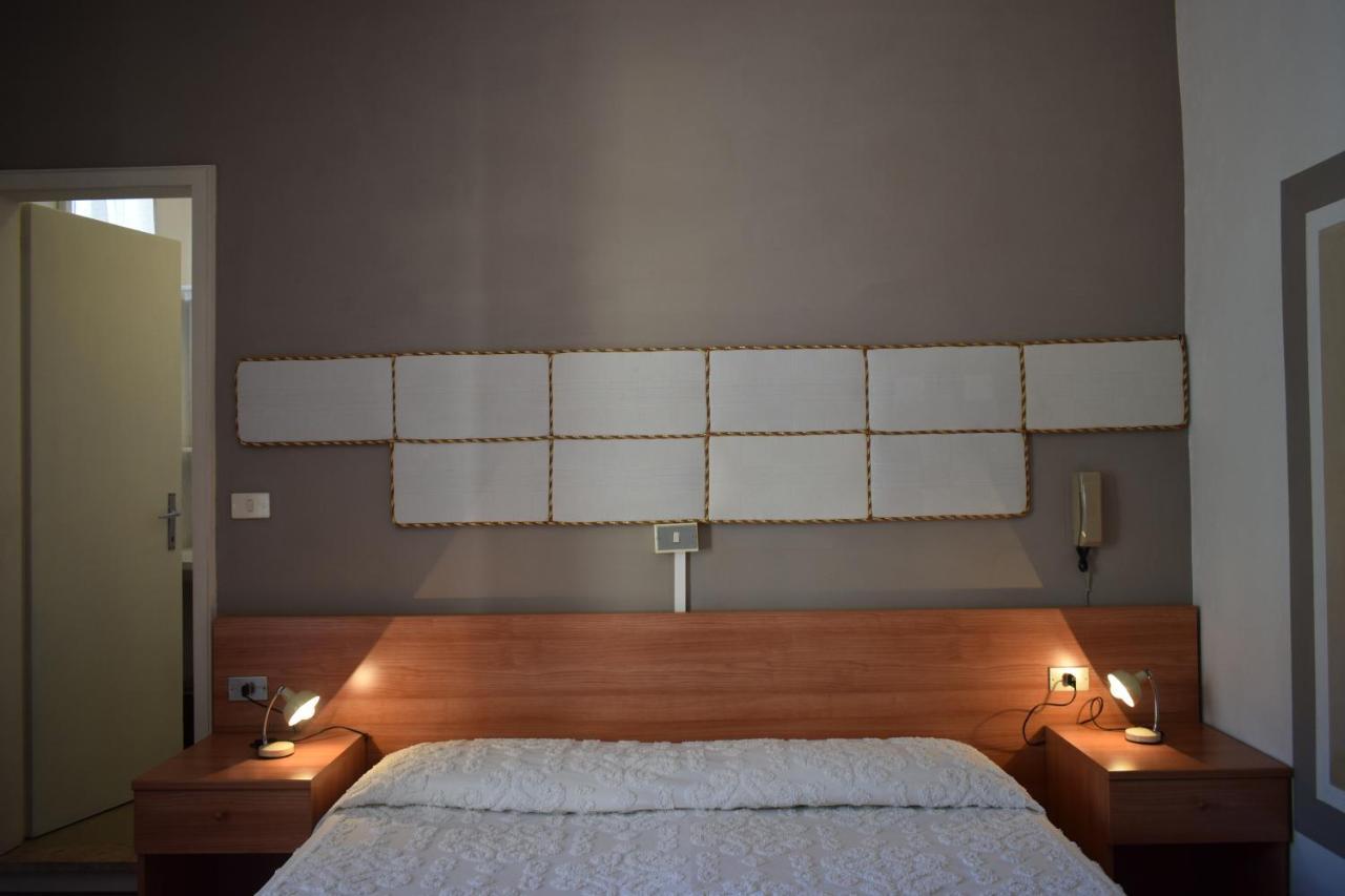 Albergo Al Pescatore Brenzone sul Garda Kültér fotó