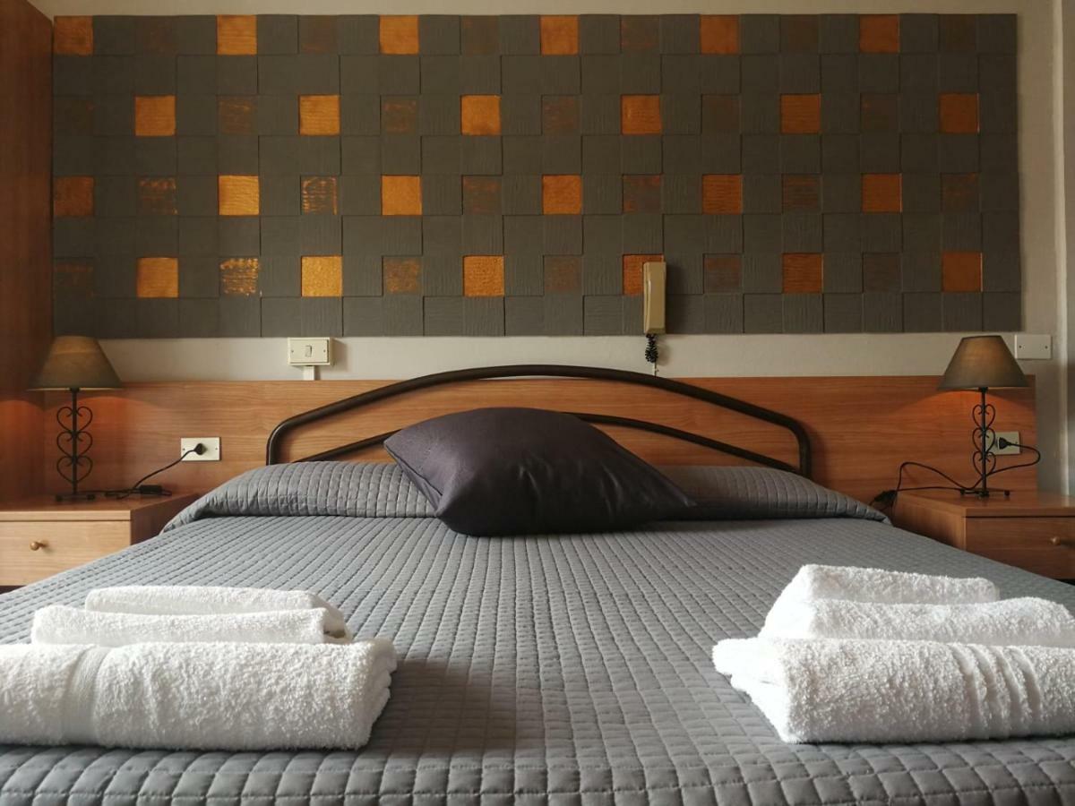 Albergo Al Pescatore Brenzone sul Garda Kültér fotó