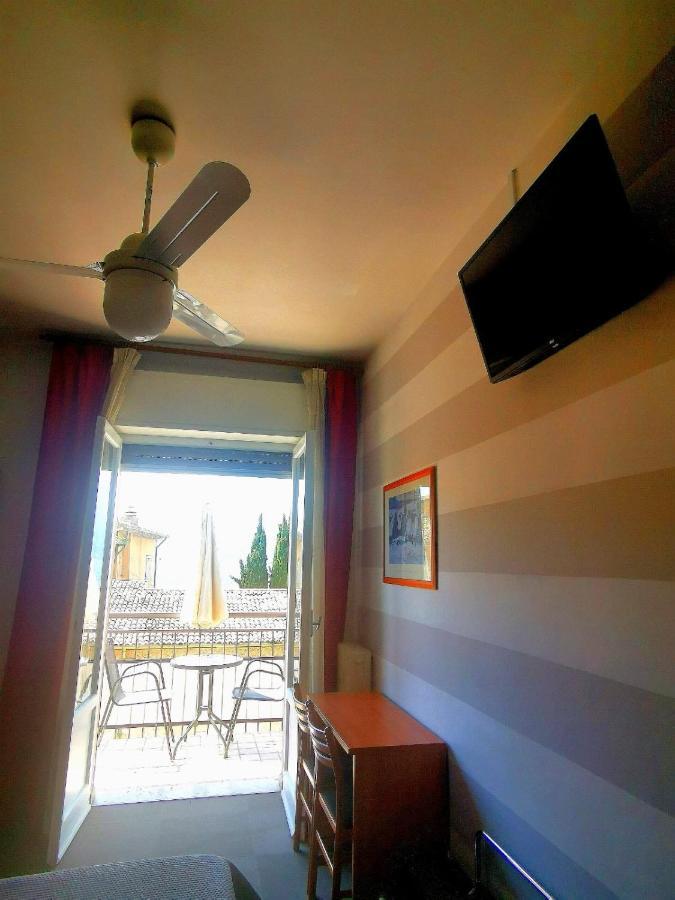 Albergo Al Pescatore Brenzone sul Garda Kültér fotó